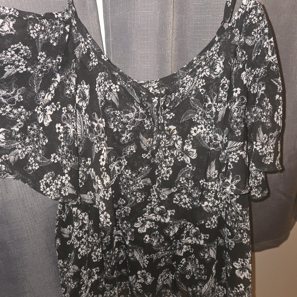 Floral Black and White Blouse